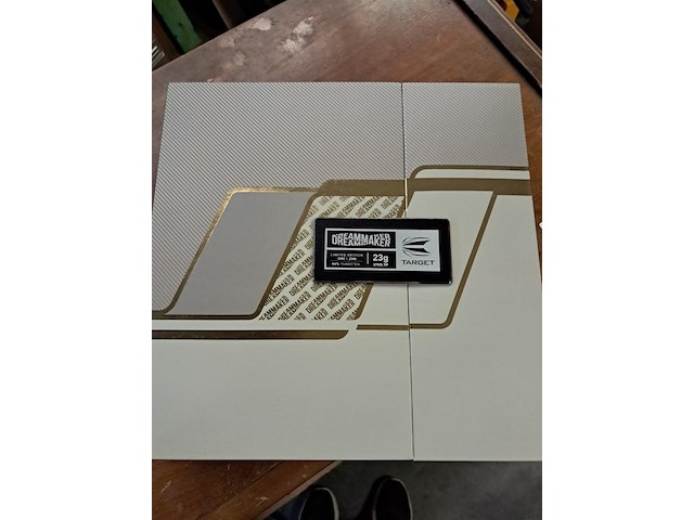 Dartset limited edition nieuw van dimitri van den bergh - afbeelding 1 van  4