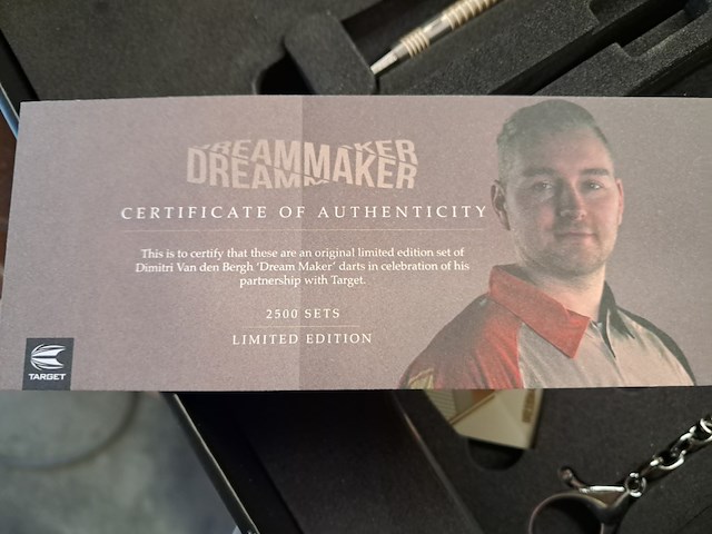 Dartset limited edition nieuw van dimitri van den bergh - afbeelding 3 van  4