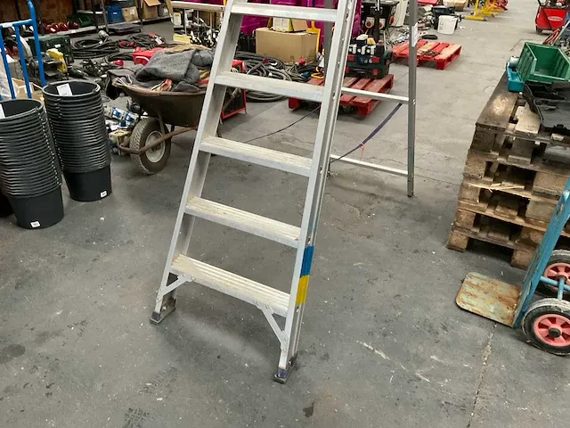 Das ladders hercules aluminium trapladder - afbeelding 2 van  6