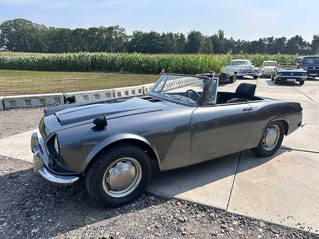 Datsun fairlady roadster - 1967 - classic cars >15 - afbeelding 1 van  25
