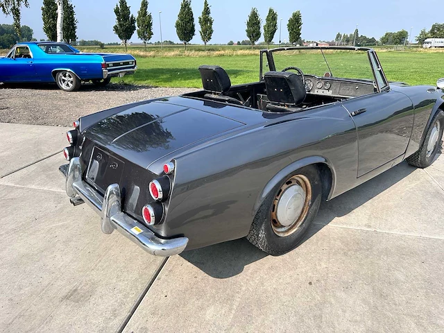 Datsun fairlady roadster 1967 oldtimer - afbeelding 16 van  26