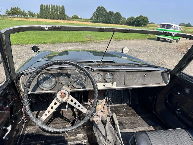 Datsun fairlady roadster 1967 oldtimer - afbeelding 21 van  26