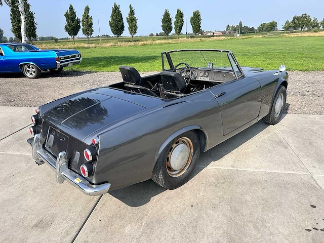 Datsun fairlady roadster 1967 oldtimer - afbeelding 3 van  26