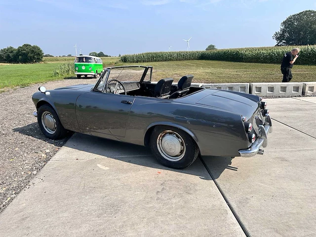 Datsun fairlady roadster 1967 oldtimer - afbeelding 6 van  26