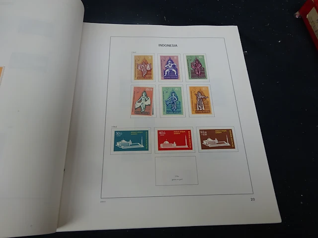 Davo album indonesië 1949 tot 1981 postfris en gestempeld - afbeelding 2 van  4