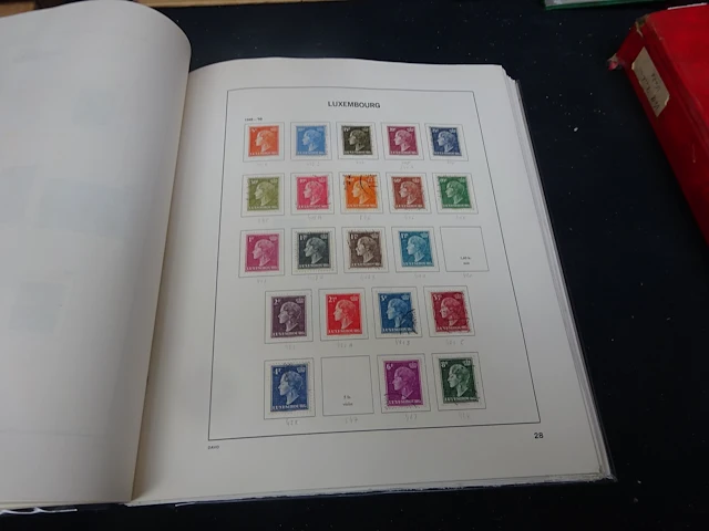 Davo album luxemburg 1852 tot 1988, vanaf 1960 meestal postfris - afbeelding 2 van  5
