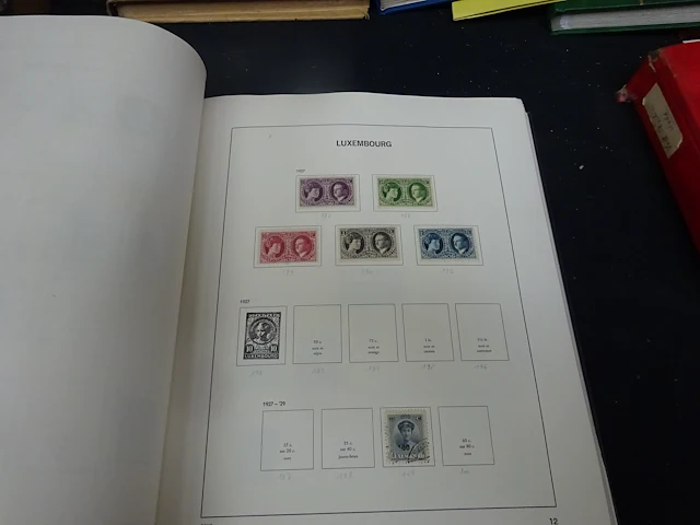 Davo album luxemburg 1852 tot 1988, vanaf 1960 meestal postfris - afbeelding 3 van  5