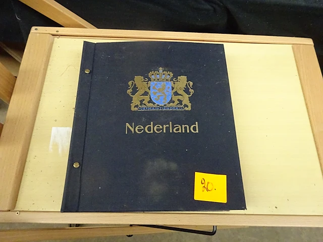 Davo album nederland 1852 tot 1985 met oa 30 goede postzegelboekjes - afbeelding 1 van  4