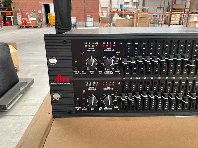 Dbx 2231 equalizer/limiter with type iii nr - afbeelding 2 van  4