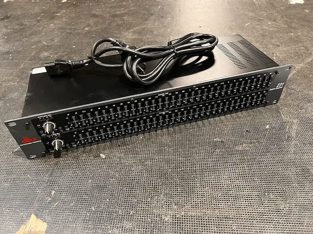 Dbx 231 2x 31-bands grafische equalizer - afbeelding 1 van  2