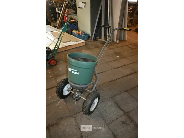 Dcm strooiwagen - afbeelding 1 van  6