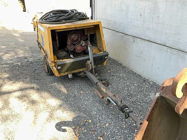 De compressor van de schroeflucht - afbeelding 12 van  21
