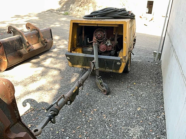 De compressor van de schroeflucht - afbeelding 15 van  21