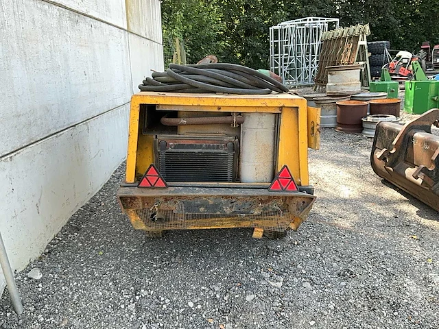 De compressor van de schroeflucht - afbeelding 17 van  21