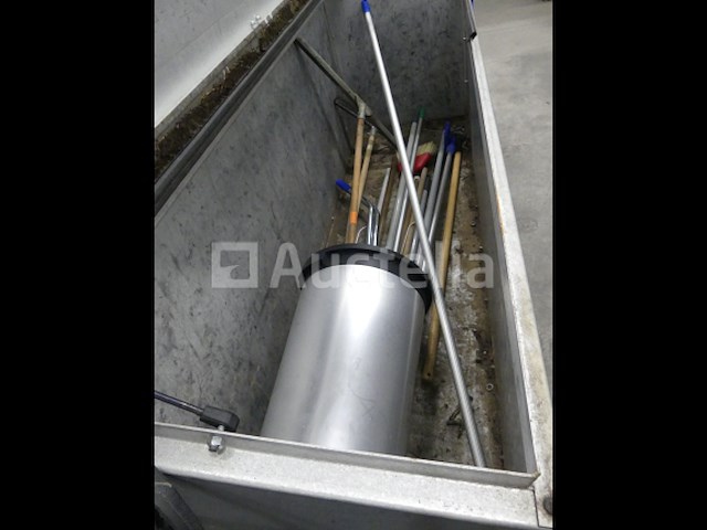 De gereedschapskist van de pick-up vrachtwagen - afbeelding 3 van  3