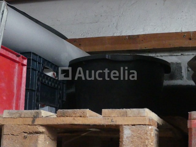 De inhoud van 2 pallets - afbeelding 1 van  6