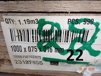 De inhoud van 3 houten pallets afm. 1000x0,75x0,16mm - afbeelding 3 van  3