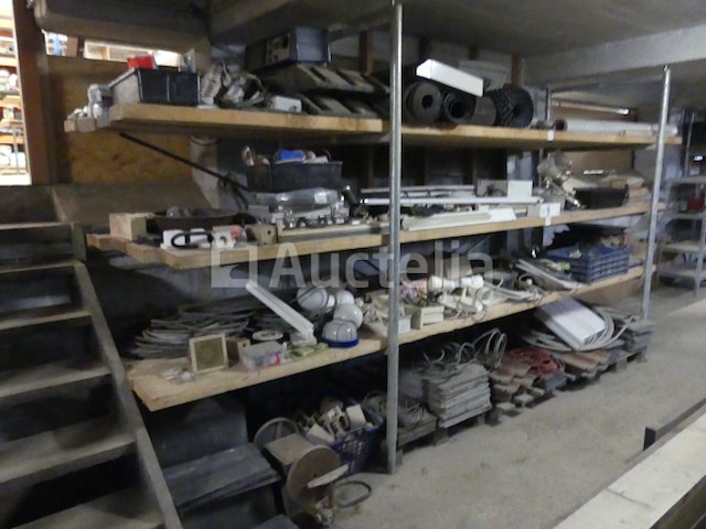 De inhoud van het rek - afbeelding 1 van  20