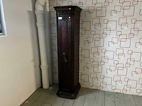 De koloniaal kledingkast (3x)