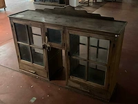 De koloniaal vitrine receptie- en baliemeubel - afbeelding 3 van  4