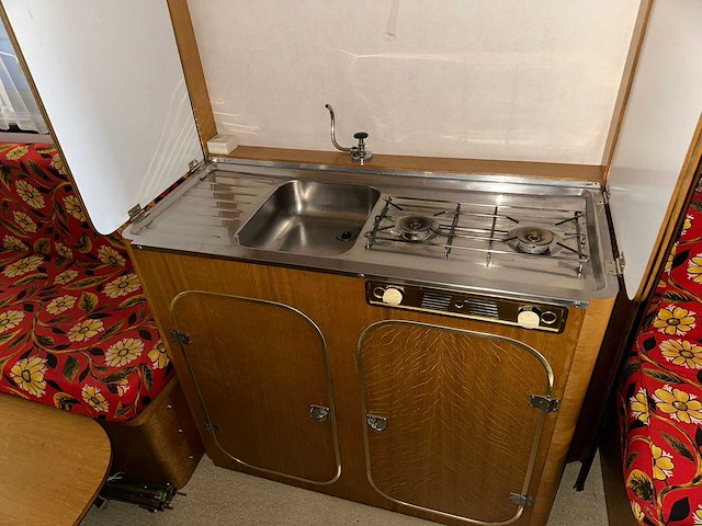 De reu caravan - afbeelding 9 van  26