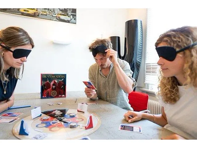 De verraders het bordspel - afbeelding 2 van  4