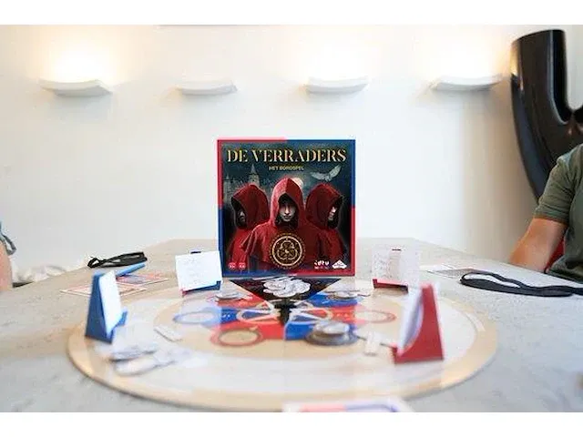 De verraders het bordspel - afbeelding 3 van  4