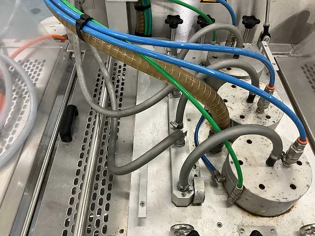 Deca sealingband verpakkingsmachines met uitvoerband 2005 - afbeelding 9 van  48