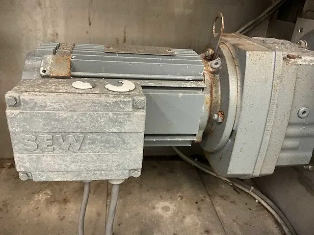 Deca sealingband verpakkingsmachines met uitvoerband 2005 - afbeelding 11 van  48