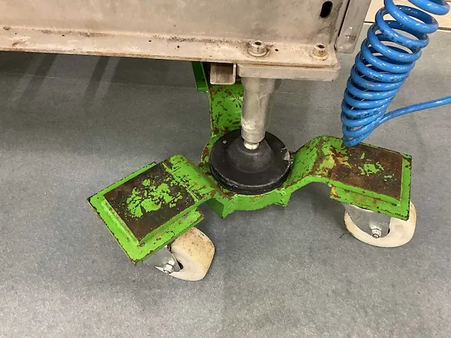 Deca sealingband verpakkingsmachines met uitvoerband 2005 - afbeelding 36 van  48