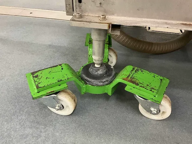 Deca sealingband verpakkingsmachines met uitvoerband 2005 - afbeelding 37 van  48