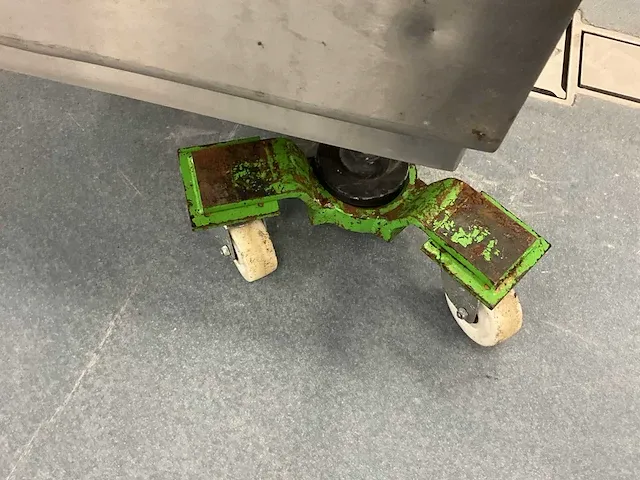 Deca sealingband verpakkingsmachines met uitvoerband 2005 - afbeelding 39 van  48