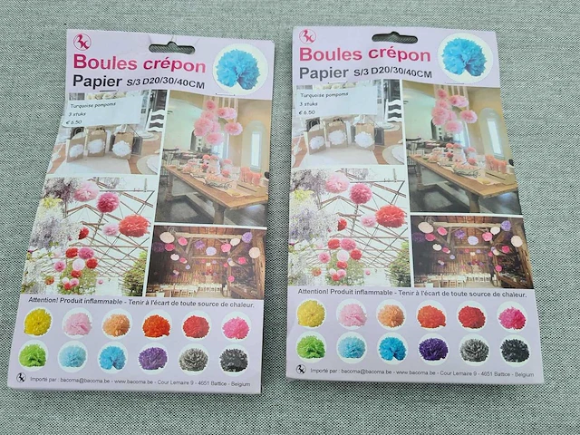 Decoratie blauwe pompons - afbeelding 1 van  2