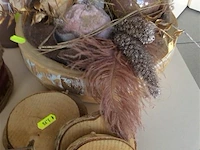 Decoratie divers oa opgevulde schaal - afbeelding 2 van  3