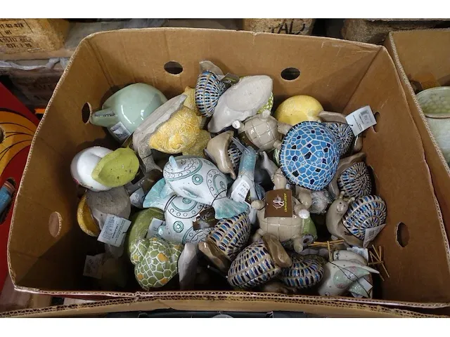 Decoratie materialen + kaars potjes +bloempotten - afbeelding 3 van  7