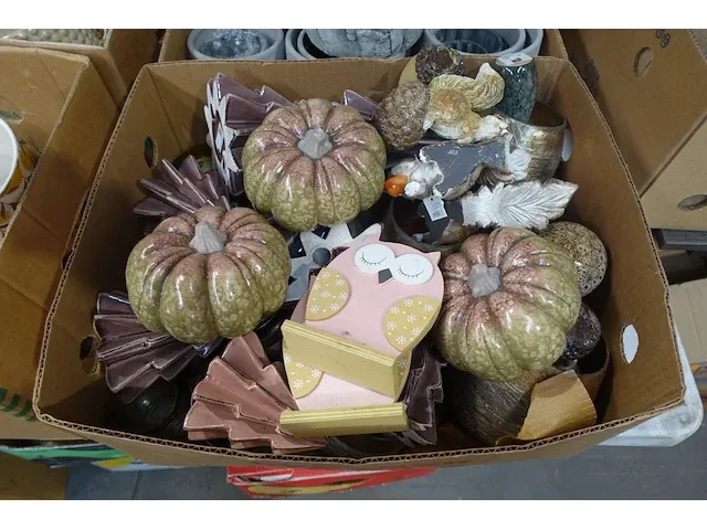 Decoratie materialen + kaars potjes +bloempotten - afbeelding 6 van  7