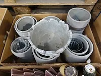 Decoratie materialen + kaars potjes +bloempotten - afbeelding 7 van  7