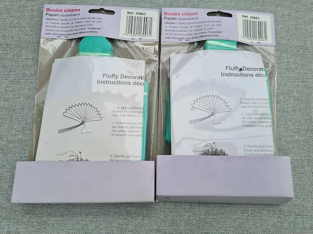 Decoratie mint pompons - afbeelding 2 van  2