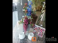 Decoratie, planten, voet van de oude naaimachine,... - afbeelding 4 van  6