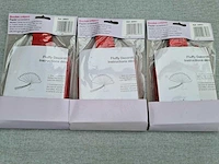 Decoratie rode pompons - afbeelding 2 van  2