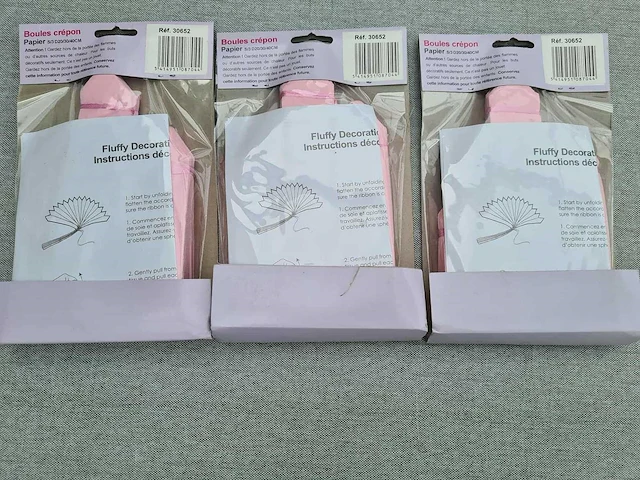 Decoratie roze pompons - afbeelding 2 van  2
