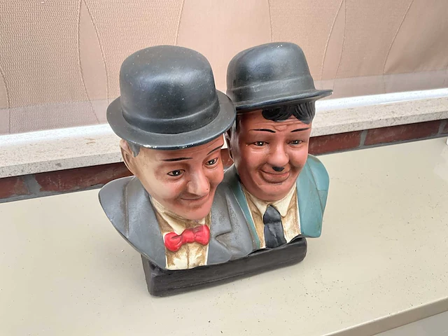 Decoratief beeld laurel & hardy - afbeelding 2 van  4
