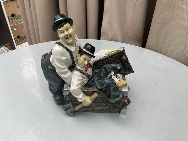 Decoratief beeld laurel & hardy - afbeelding 1 van  3