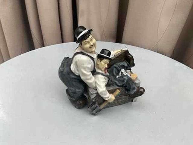 Decoratief beeld laurel & hardy - afbeelding 2 van  3