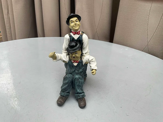 Decoratief beeld laurel & hardy - afbeelding 2 van  4