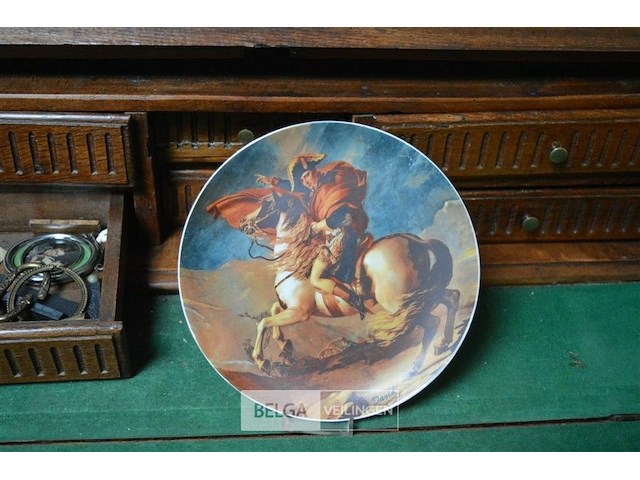 Decoratief bord met afbeelding van napoleon bonaparte te paard - afbeelding 1 van  4