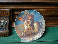 Decoratief bord met afbeelding van napoleon bonaparte te paard - afbeelding 1 van  4