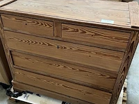 Decoratief houten kastje