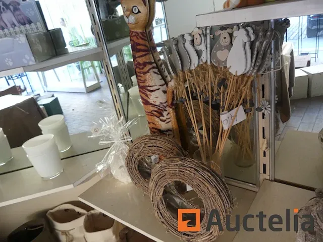 Decoraties voor bloemsierkunst, vazen,... - afbeelding 11 van  16