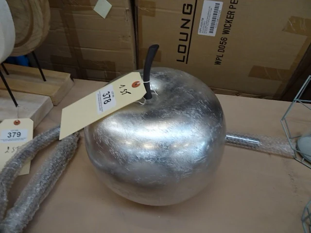 Decoratieve appel zilver dia 25 x h29cm - afbeelding 2 van  2